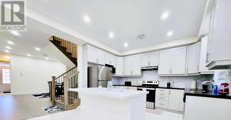4 Bruce Welch Avenue, Georgina, ON, L4P 0J1 - 9