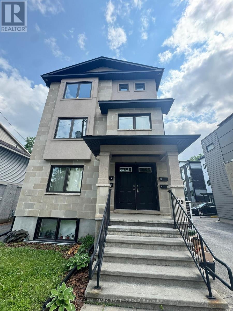 2-138 Lees Avenue, Ottawa, ON, K1S 0C4