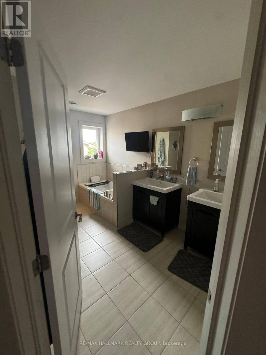 2-138 Lees Avenue, Ottawa, ON, K1S 0C4 - 10