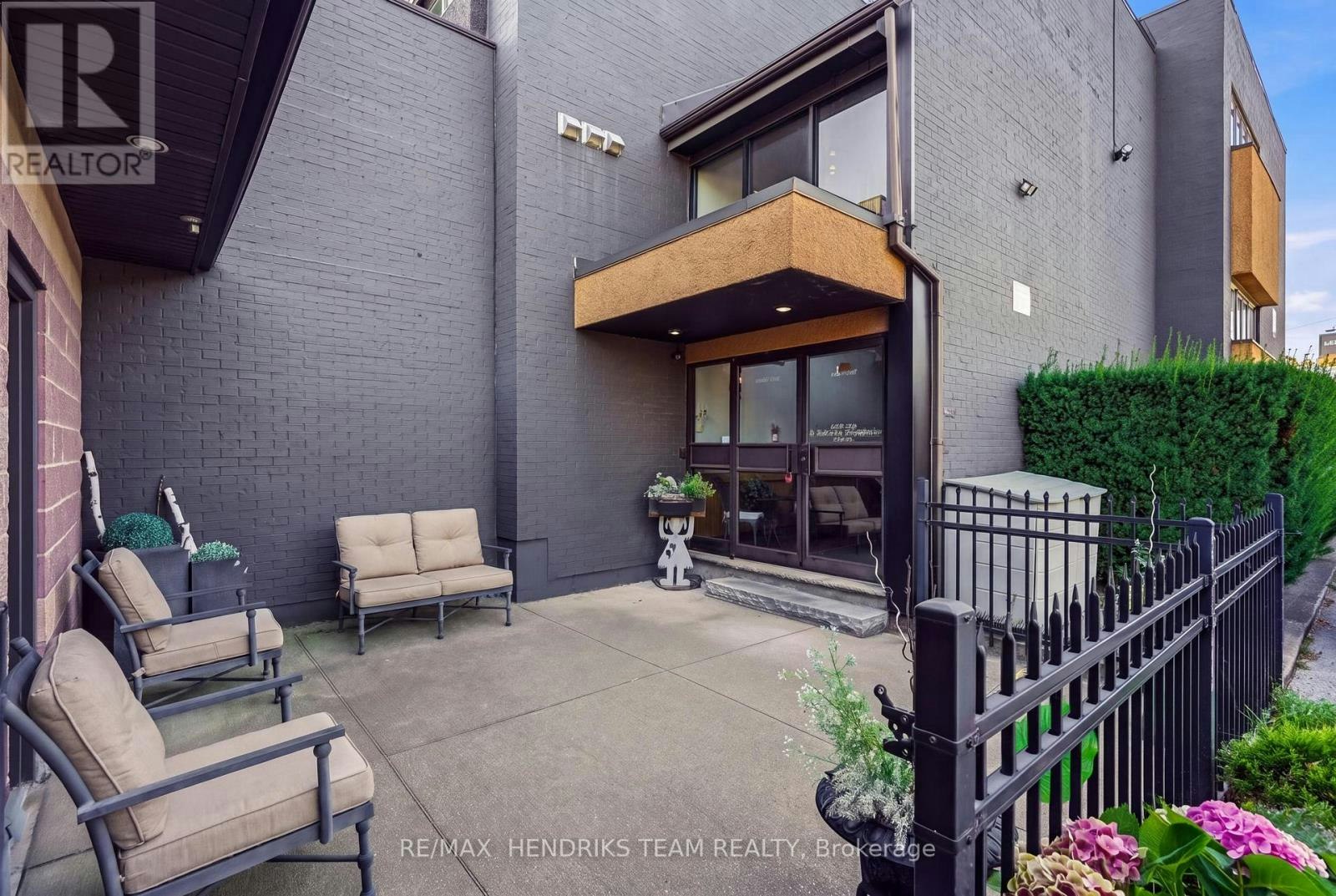 UPPER FLOOR (2B-320 Vine Street, St. Catharines, ON, L2M 4T3