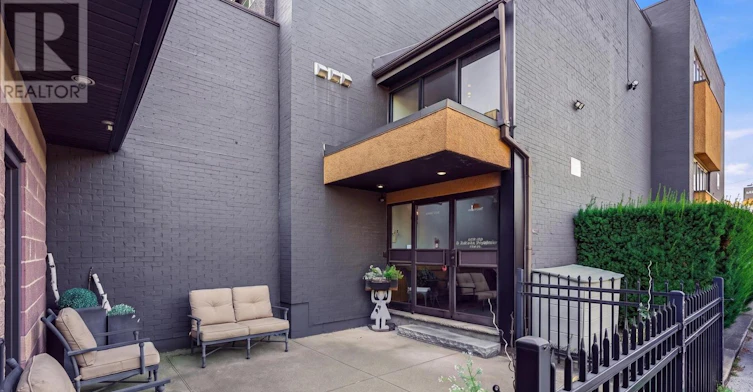 UPPER FLOOR (2B-320 Vine Street, St. Catharines, ON, L2M 4T3
