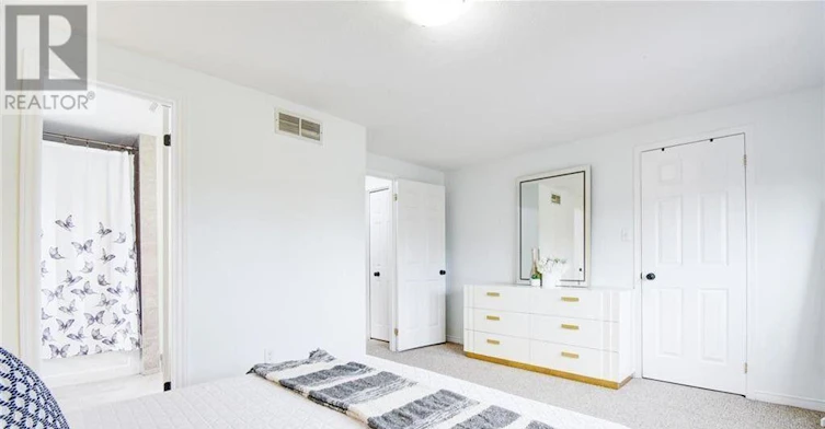 501 Highbrook Court, Kitchener, ON, N2E 3P4 - 12