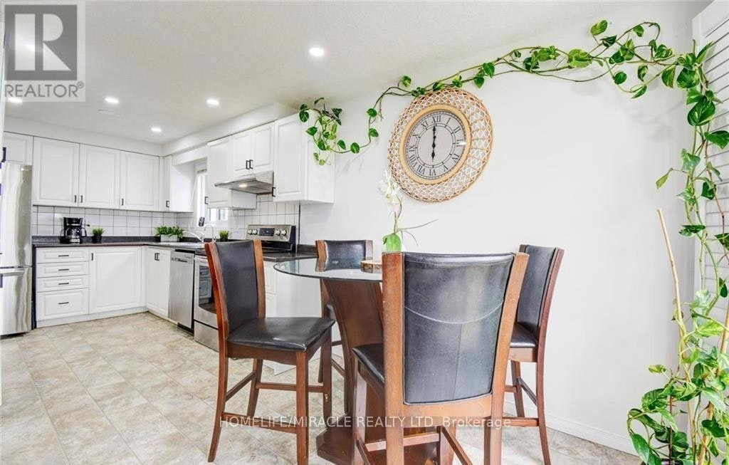501 Highbrook Court, Kitchener, ON, N2E 3P4 - 4