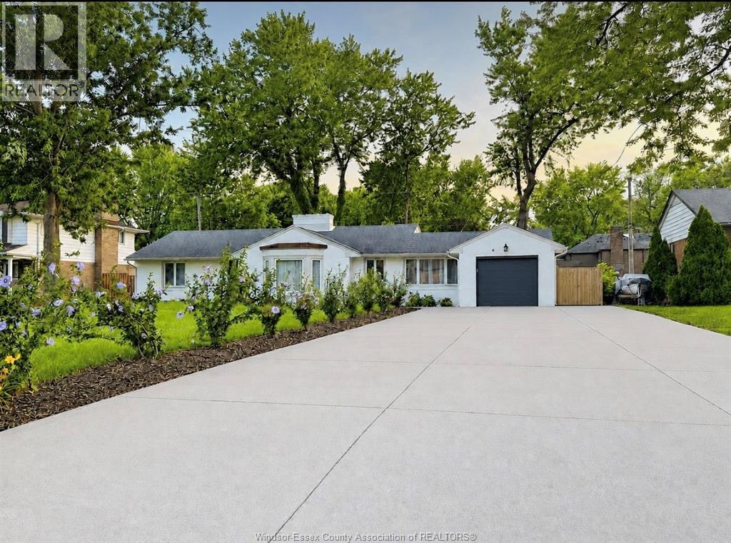 3549 Ouellette, Windsor, ON, N9E 3M3