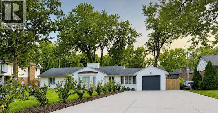 3549 Ouellette, Windsor, ON, N9E 3M3