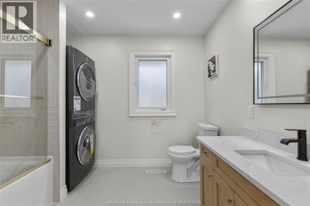 3549 Ouellette, Windsor, ON, N9E 3M3 - 19
