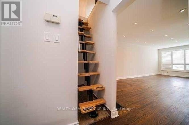 271 Mcconvey Drive, Richmond Hill, ON, L4C 3K1 - 4