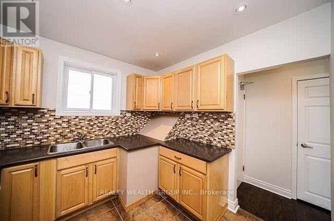 271 Mcconvey Drive, Richmond Hill, ON, L4C 3K1 - 7