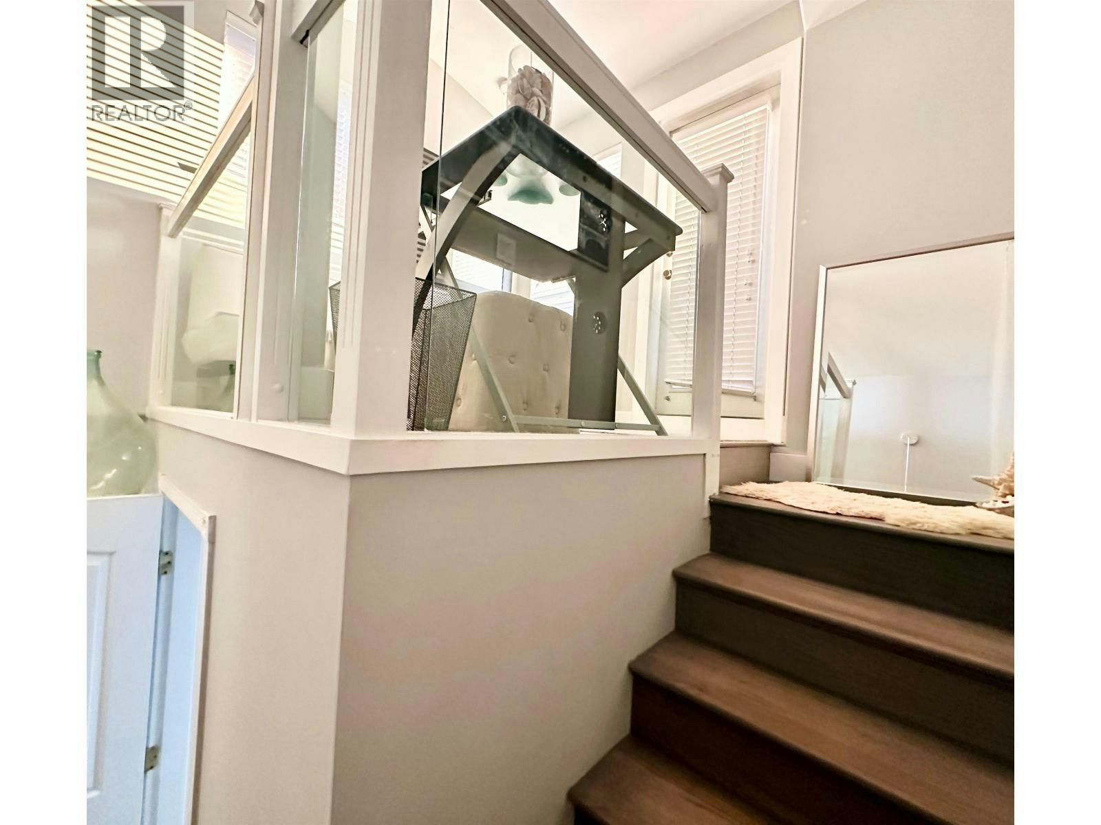 D-136 W 4th Street, North Vancouver, BC, V7M 1H5 - 18