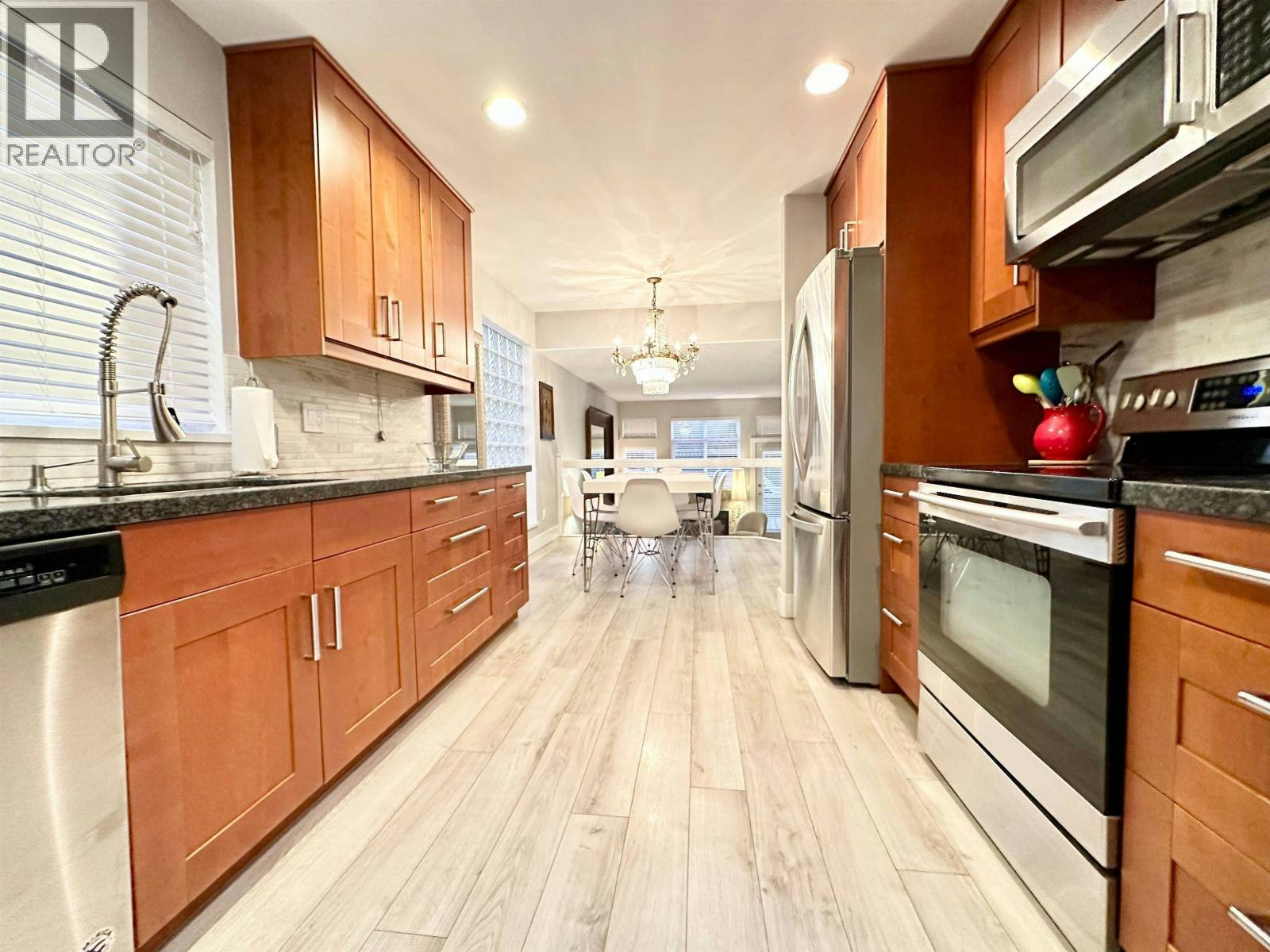 D-136 W 4th Street, North Vancouver, BC, V7M 1H5 - 6