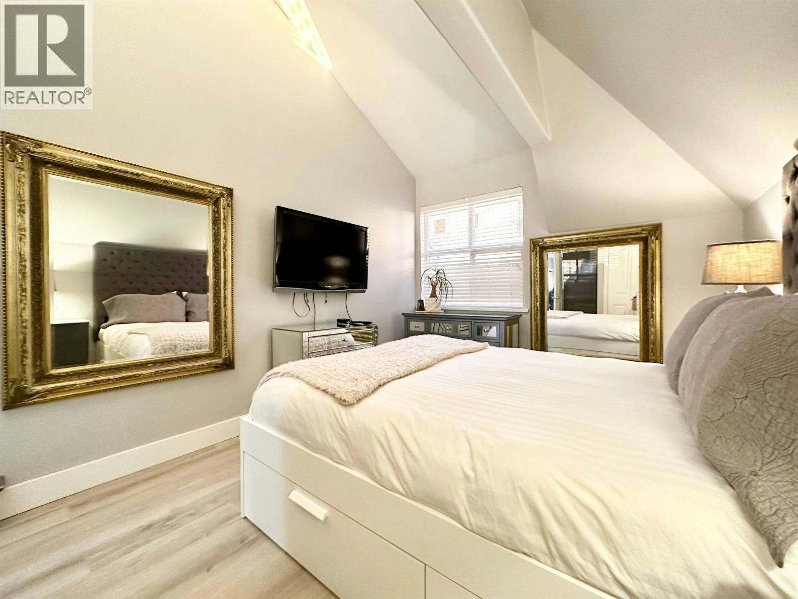 D-136 W 4th Street, North Vancouver, BC, V7M 1H5 - 10