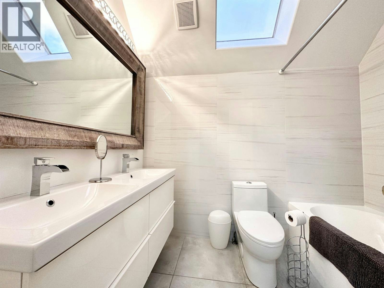 D-136 W 4th Street, North Vancouver, BC, V7M 1H5 - 13