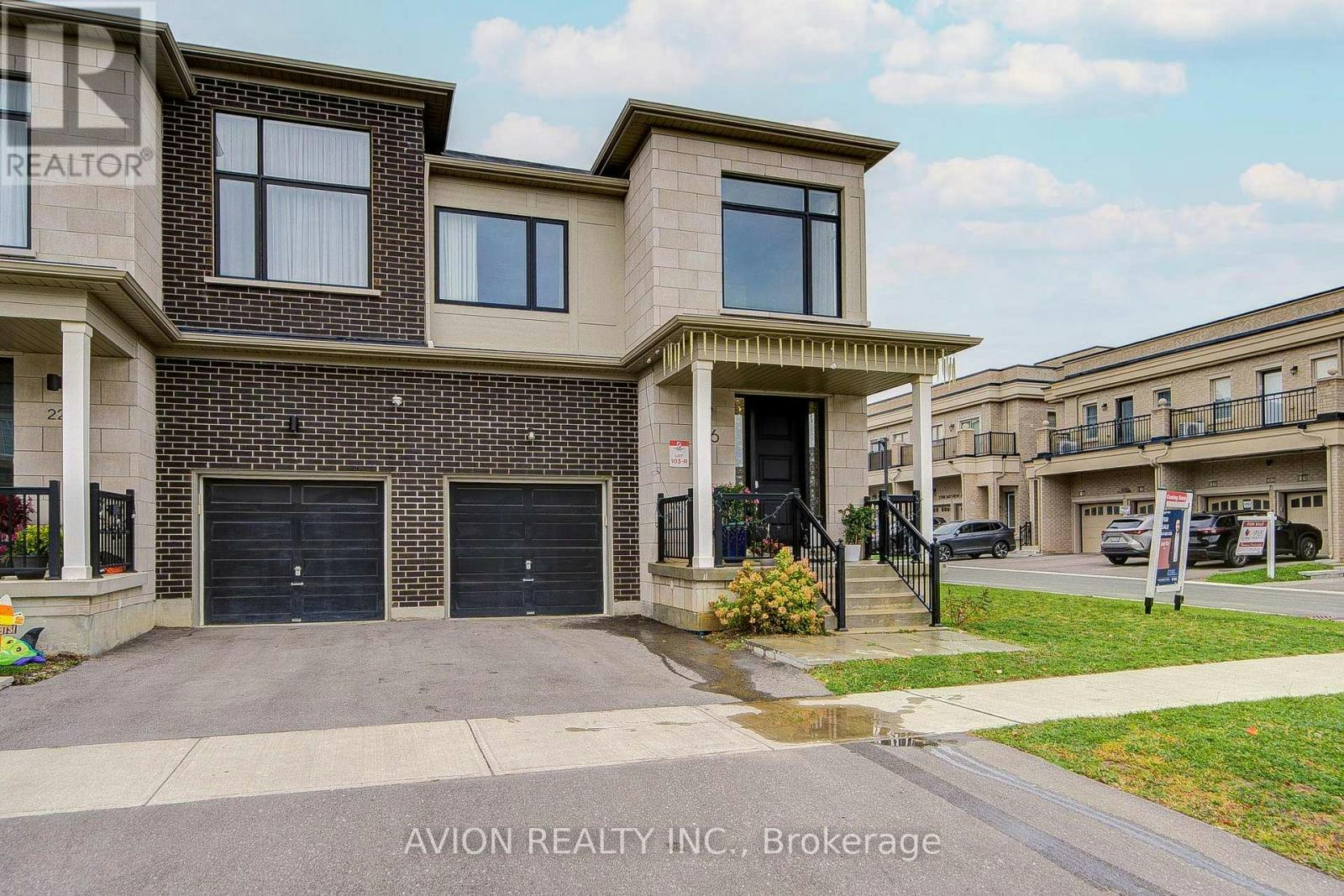 16 Callisto Lane, Richmond Hill, ON, L4C 4Z2
