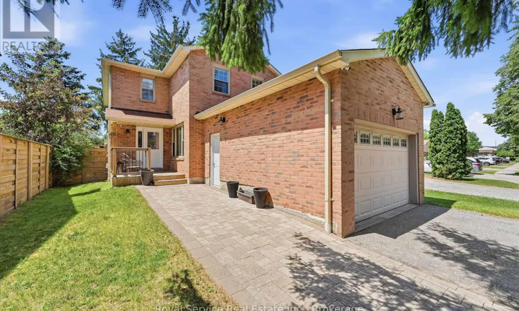 6 Gilmour Drive