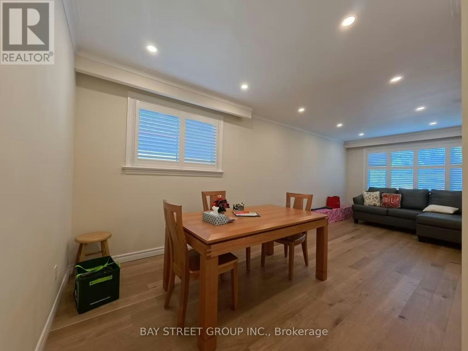 402 Osiris Drive, Richmond Hill, ON, L4C 2P9 - 5