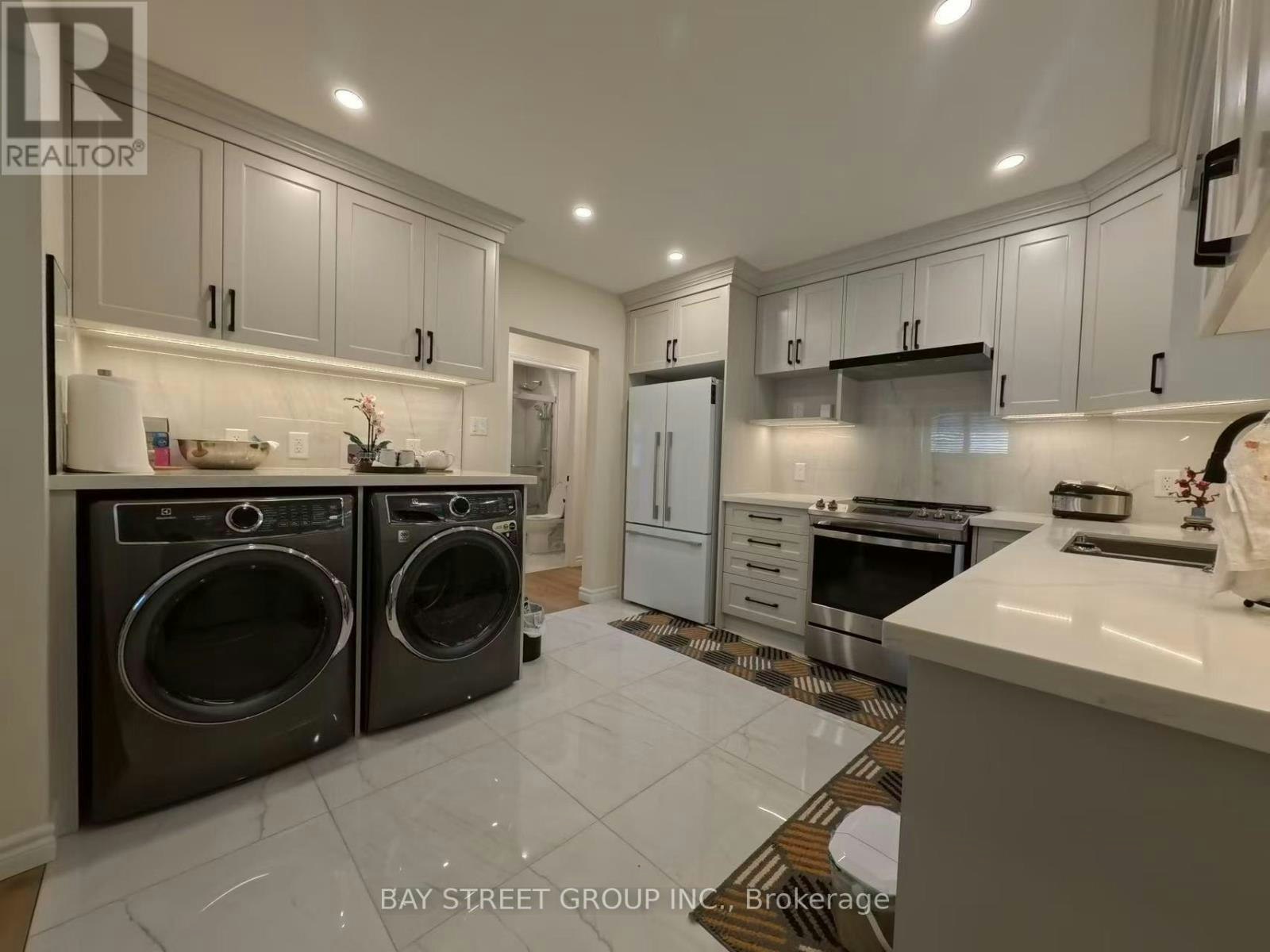 402 Osiris Drive, Richmond Hill, ON, L4C 2P9 - 11
