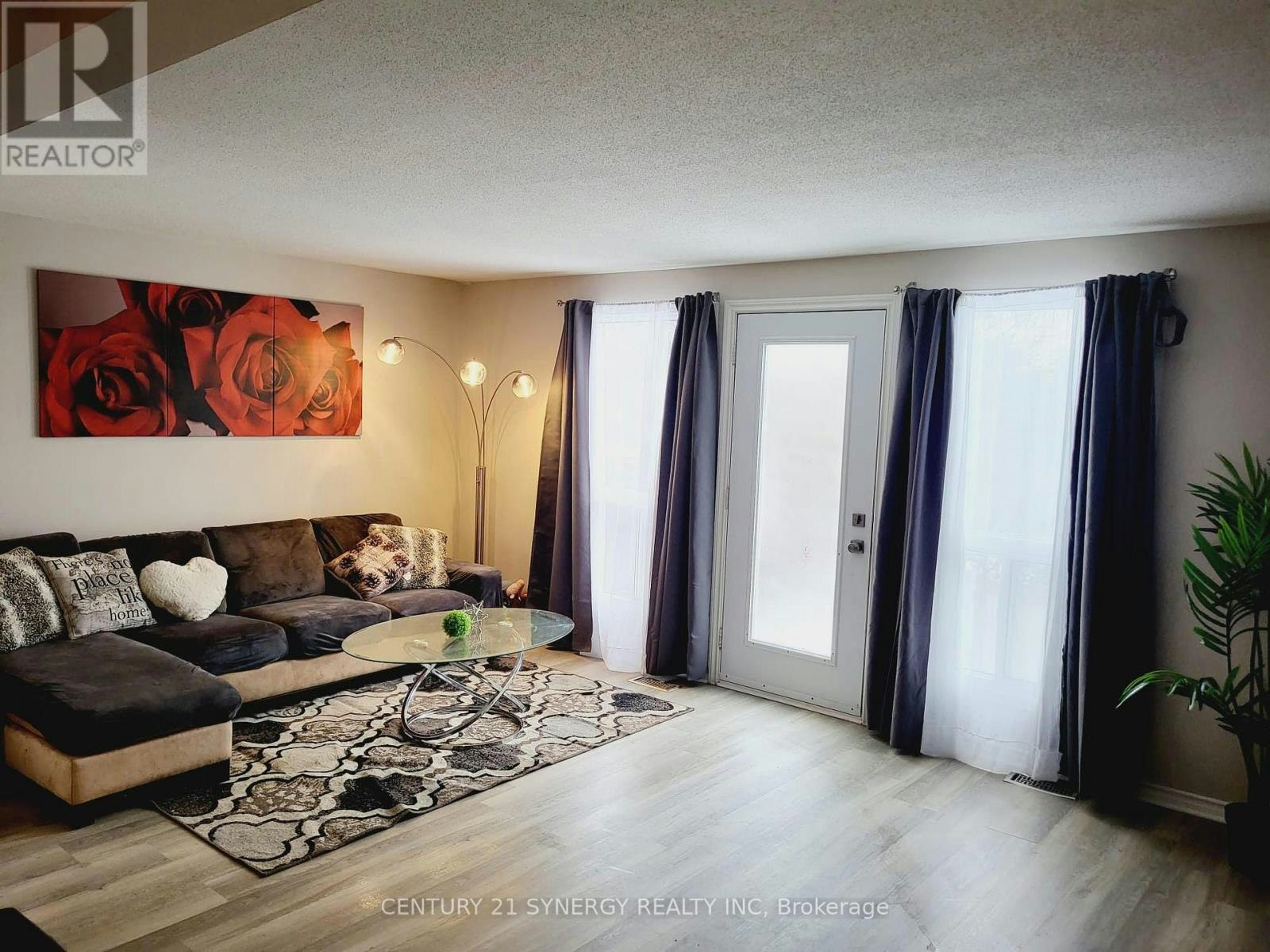 2307 Stonehenge Crescent, Ottawa, ON, K1B 4N7 - 5