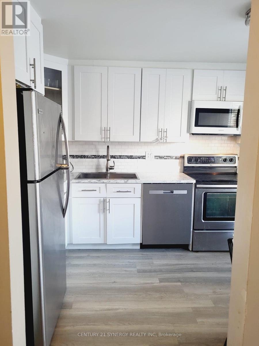 2307 Stonehenge Crescent, Ottawa, ON, K1B 4N7 - 2