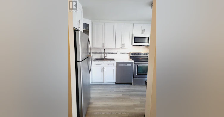 2307 Stonehenge Crescent, Ottawa, ON, K1B 4N7 - 2
