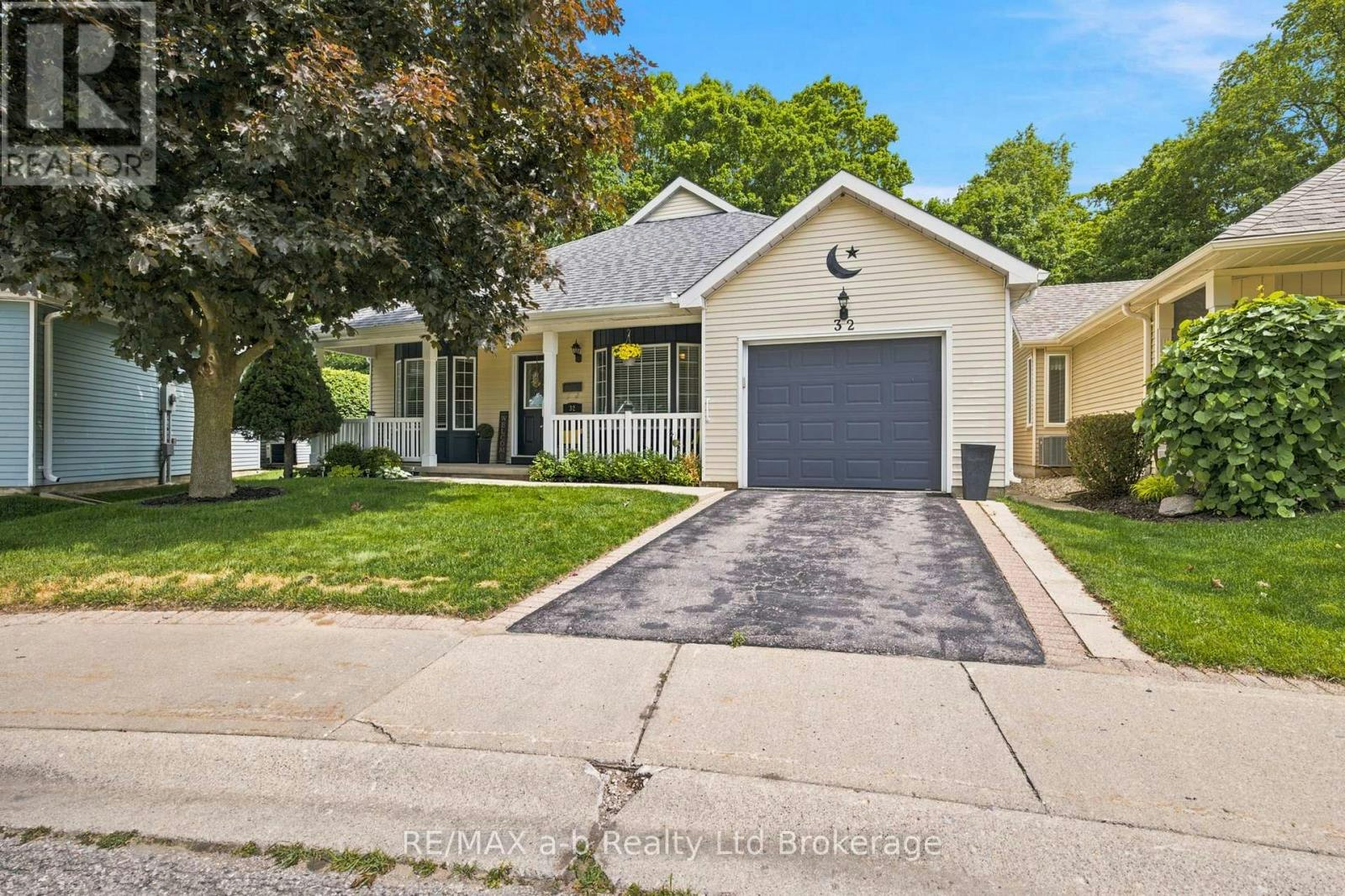32 Wilkins Crescent, Tillsonburg, ON, N4G 5M6