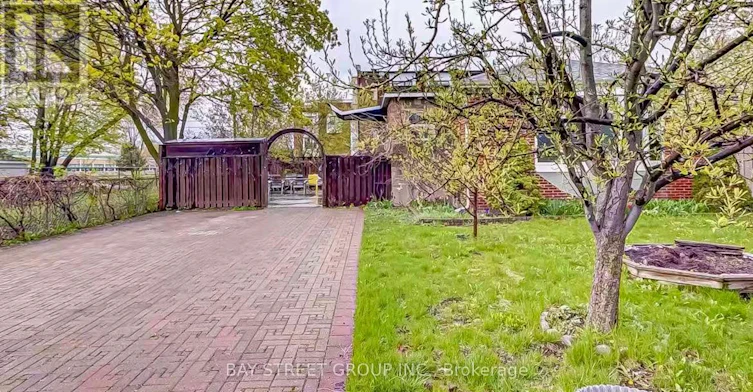 MAIN-497 Lynett Crescent, Richmond Hill, ON, L4C 2V8