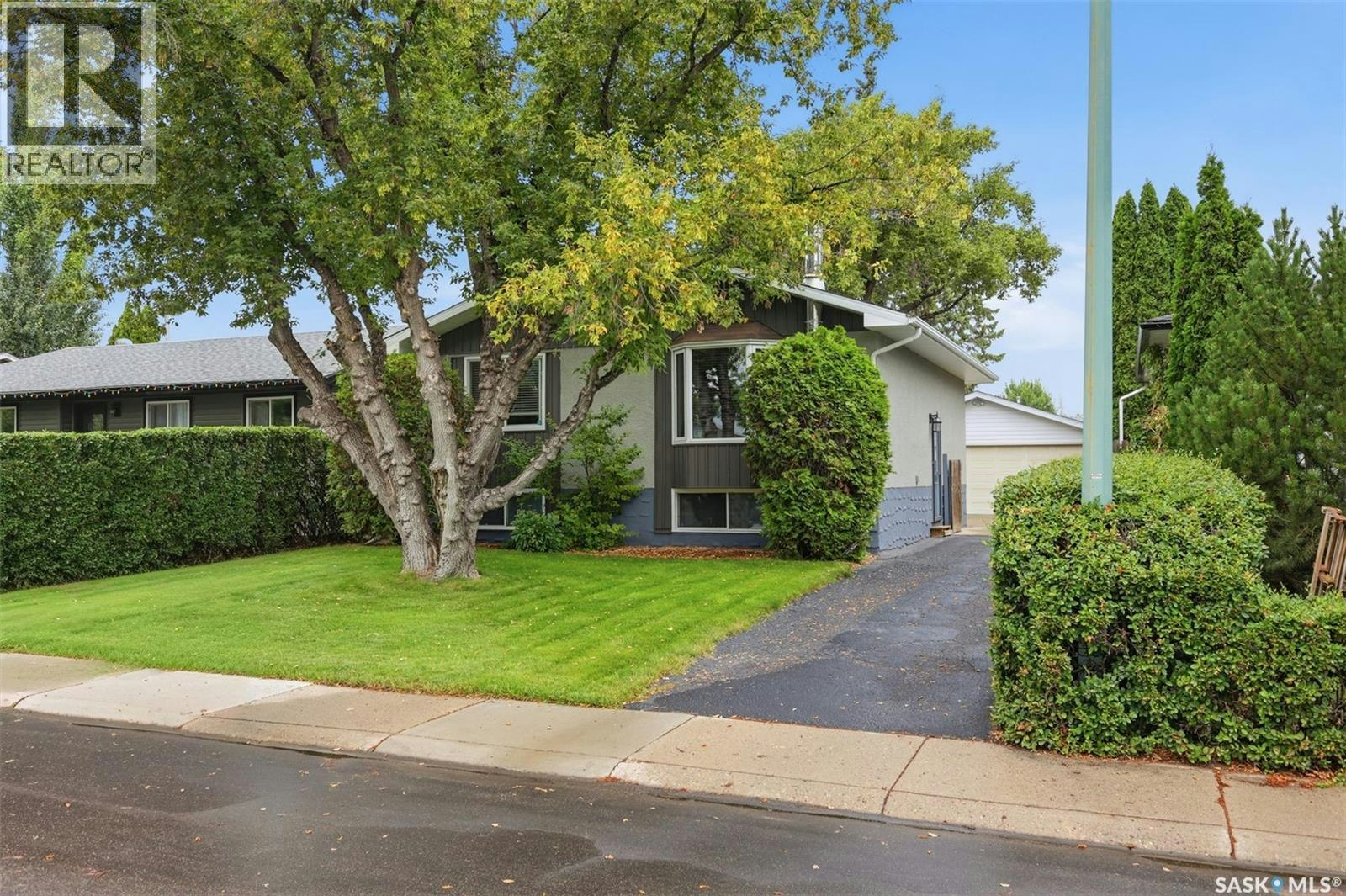 210 Lloyd Crescent, Saskatoon, SK, S7L 4Z1
