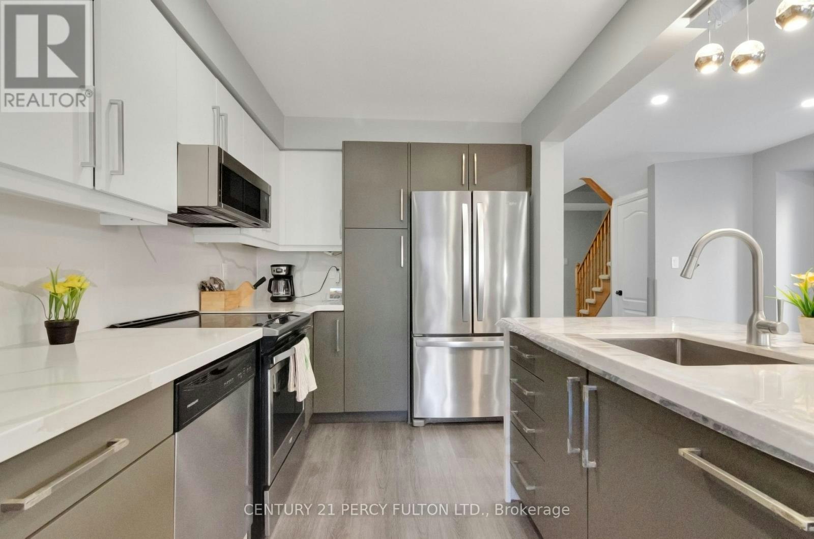 19 Odessa Crescent, Whitby, ON, L1R 3P1 - 7