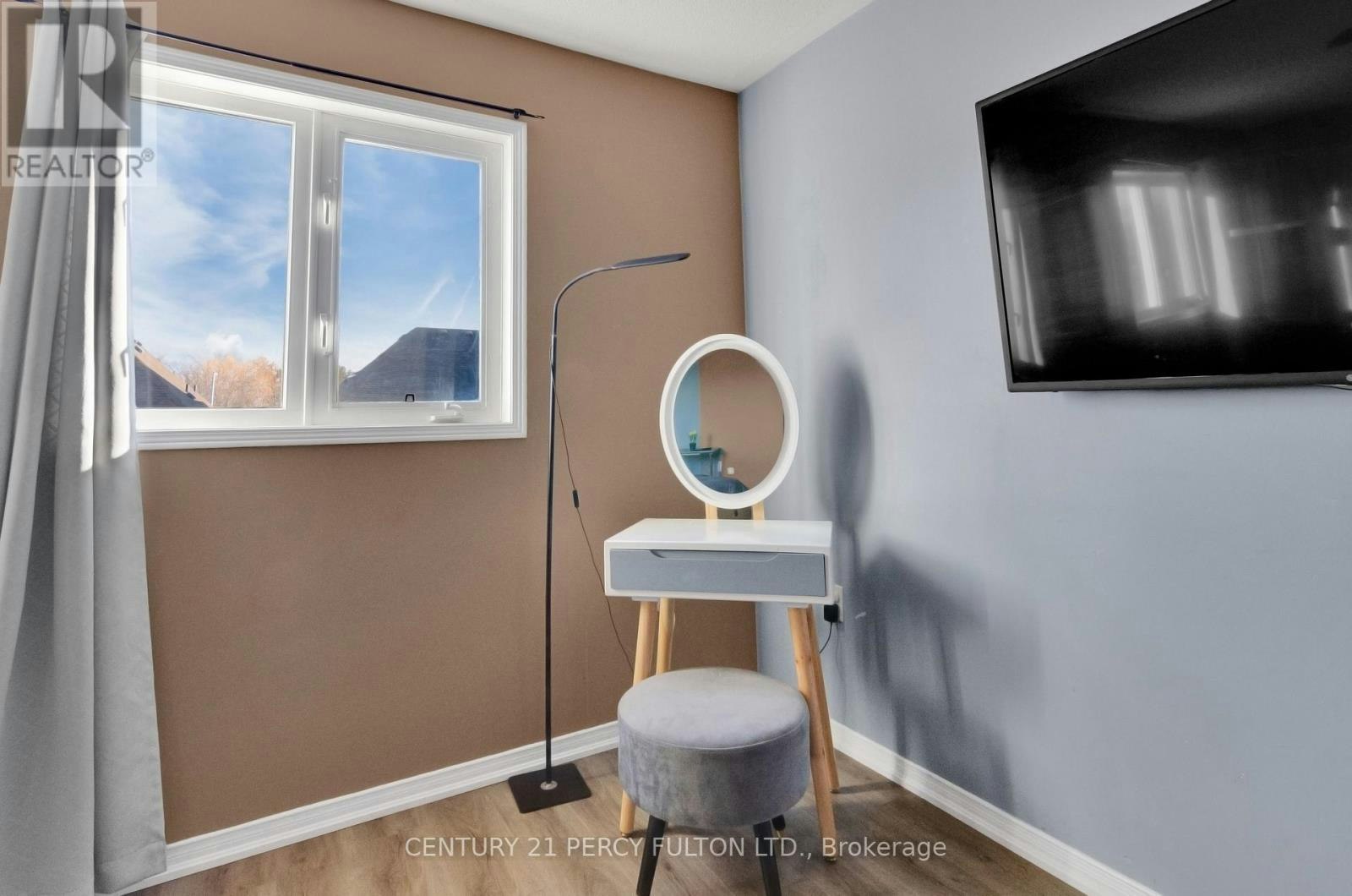 19 Odessa Crescent, Whitby, ON, L1R 3P1 - 17