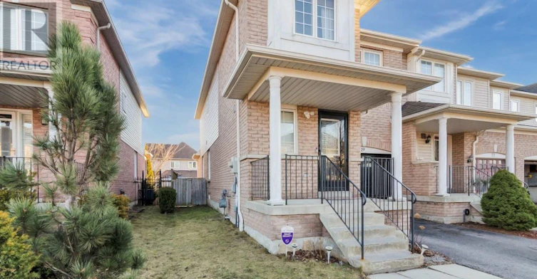 19 Odessa Crescent, Whitby, ON, L1R 3P1 - 2