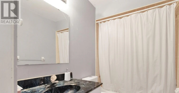 19 Odessa Crescent, Whitby, ON, L1R 3P1 - 20