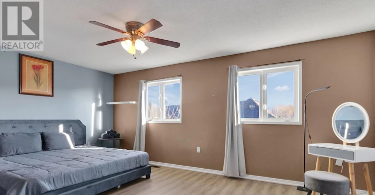 19 Odessa Crescent, Whitby, ON, L1R 3P1 - 15