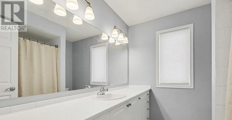 19 Keighley Circle, Ottawa, ON, K2K 3H9 - 19