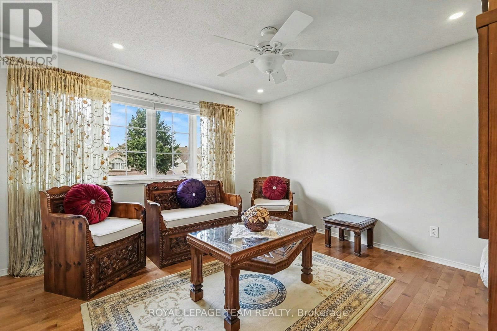 19 Keighley Circle, Ottawa, ON, K2K 3H9 - 7