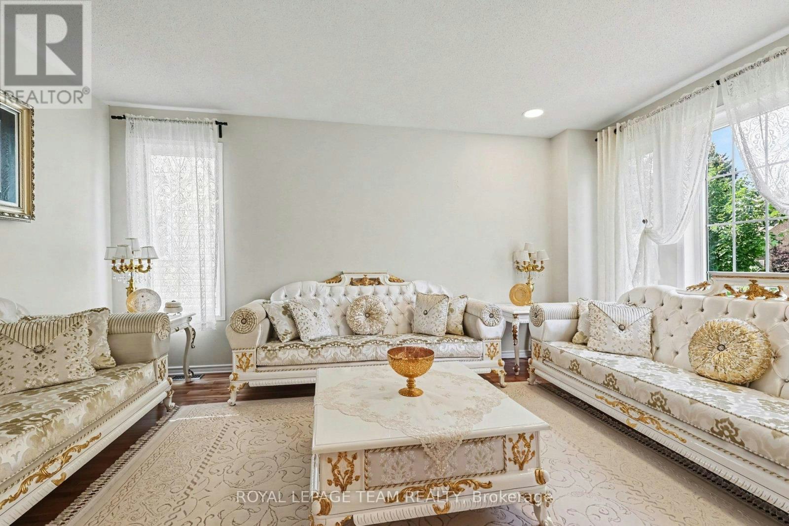 19 Keighley Circle, Ottawa, ON, K2K 3H9 - 8