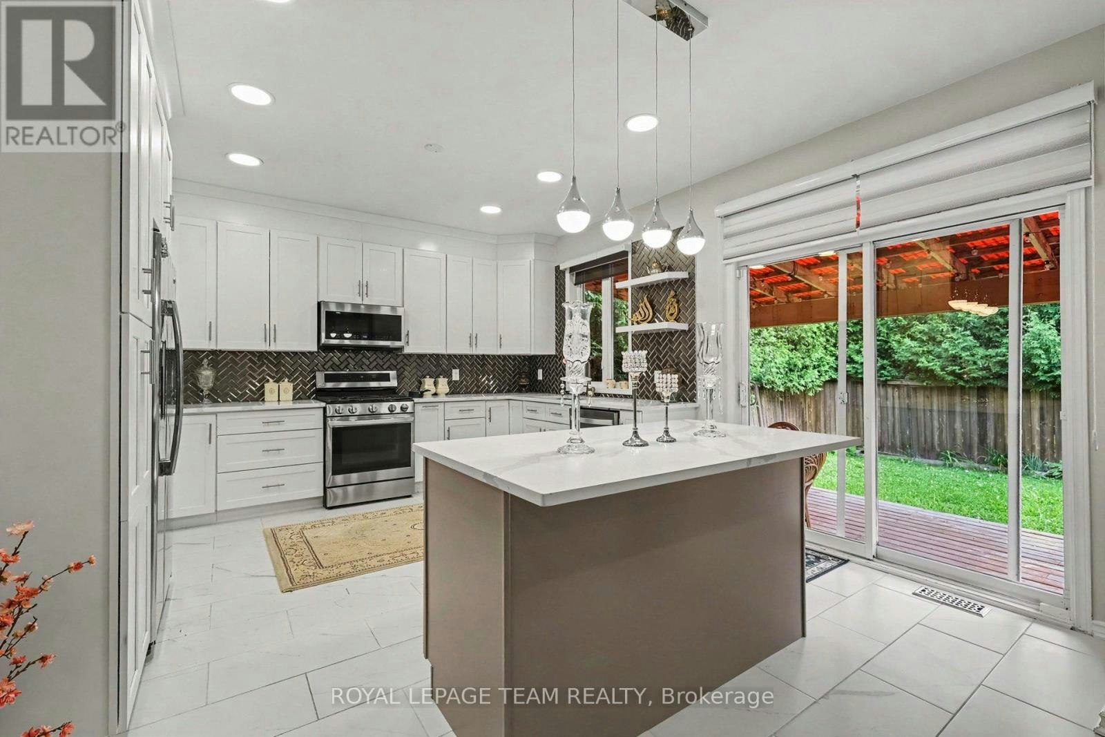 19 Keighley Circle, Ottawa, ON, K2K 3H9 - 6