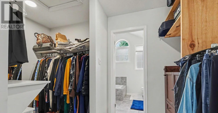 19 Keighley Circle, Ottawa, ON, K2K 3H9 - 11