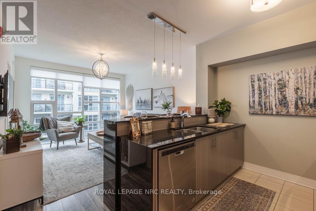 412-10 Concord Place, Grimsby, ON, L3M 0G6