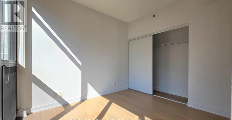 608-15 Beverley Street, Toronto, ON, M5T 0B3 - 4