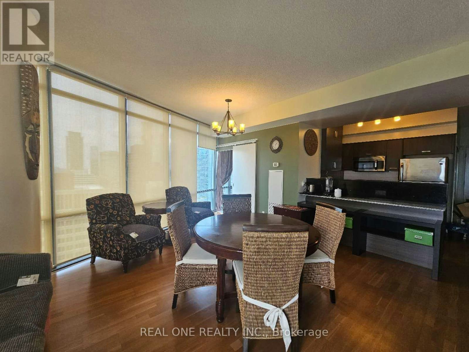 3703-832 Bay Street, Toronto, ON, M5S 1Z6 - 5