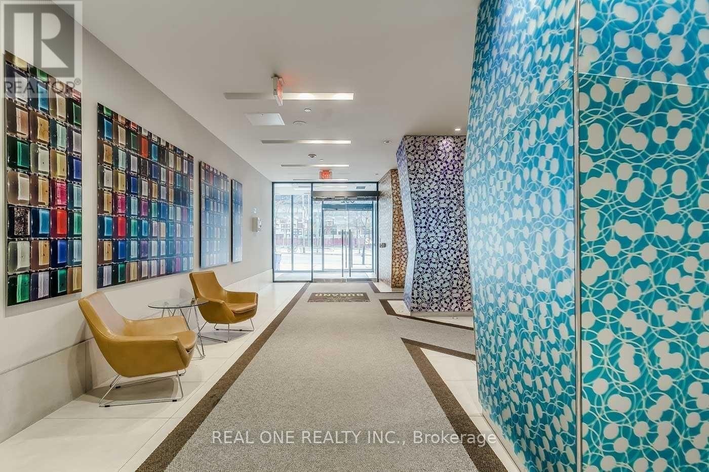 3703-832 Bay Street, Toronto, ON, M5S 1Z6 - 3