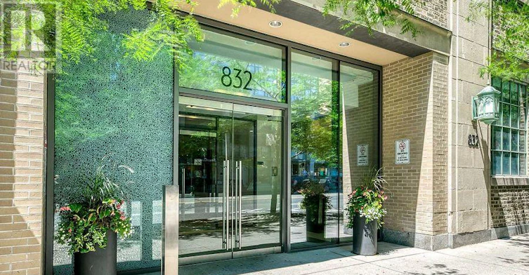 3703-832 Bay Street, Toronto, ON, M5S 1Z6 - 2
