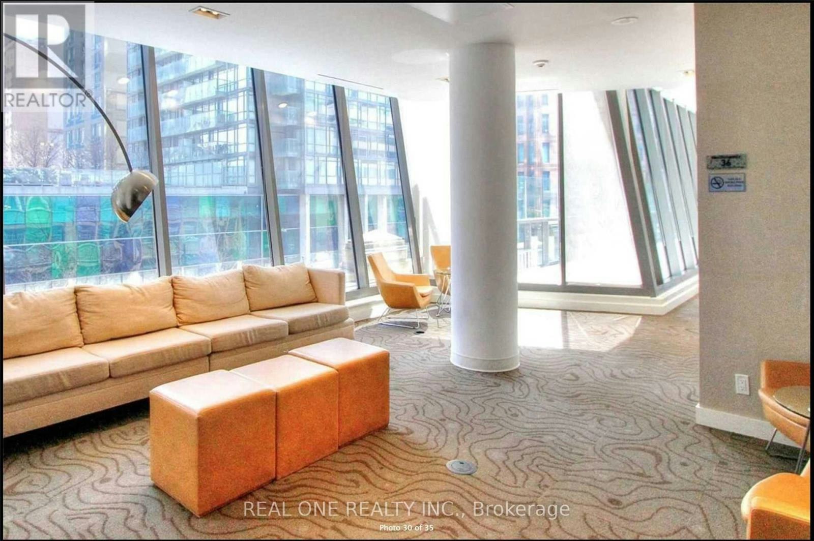 3703-832 Bay Street, Toronto, ON, M5S 1Z6 - 4