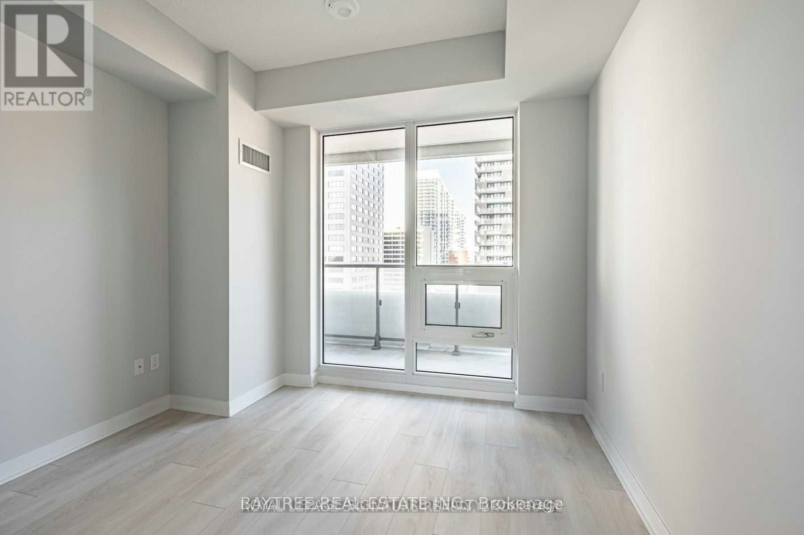 2710-2221 Yonge Street, Toronto, ON, M4S 2B4 - 10