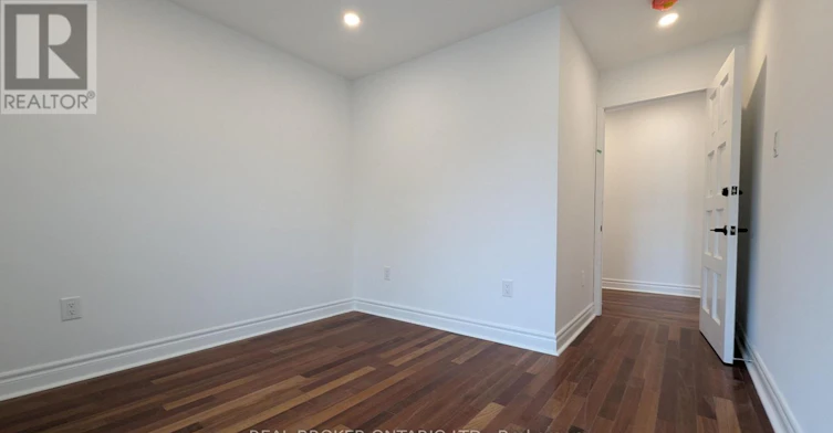 3-1150 Woodbine Avenue, Toronto, ON, M4C 4C9 - 10