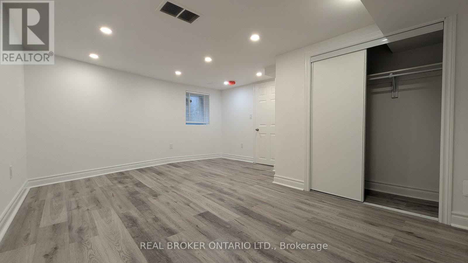 4-1150 Woodbine Avenue, Toronto, ON, M4C 4C9 - 5