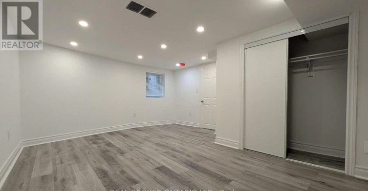 4-1150 Woodbine Avenue, Toronto, ON, M4C 4C9 - 5