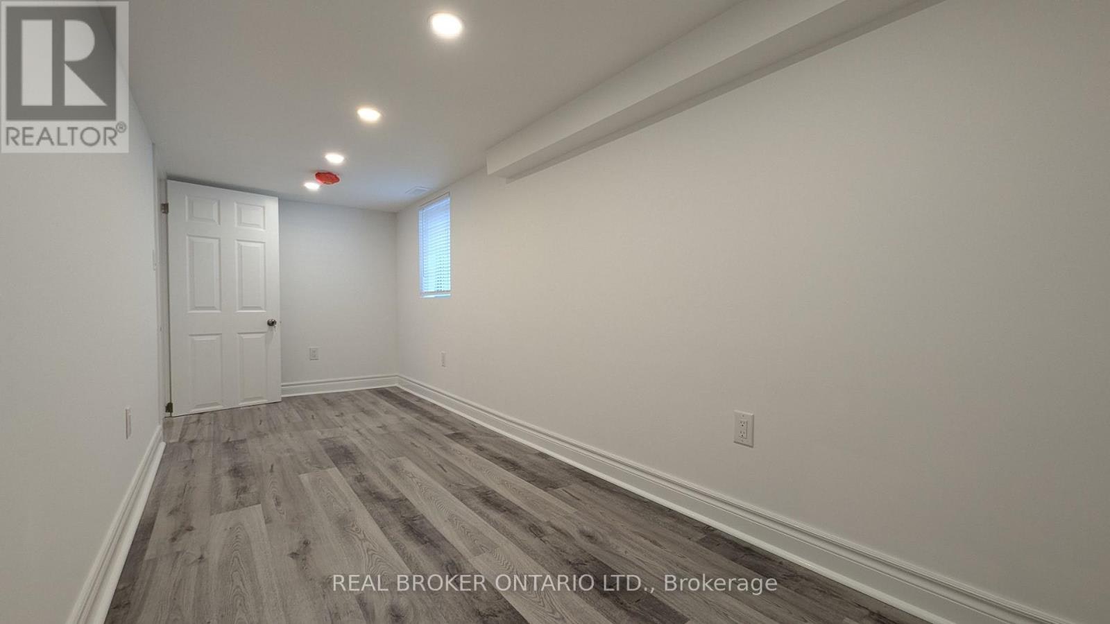 4-1150 Woodbine Avenue, Toronto, ON, M4C 4C9 - 4
