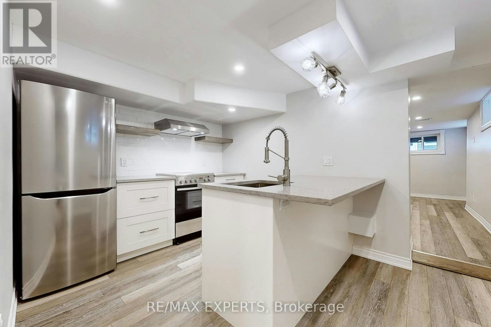 BSMT-39 Norval Street, Toronto, ON, M6N 3Z1 - 9