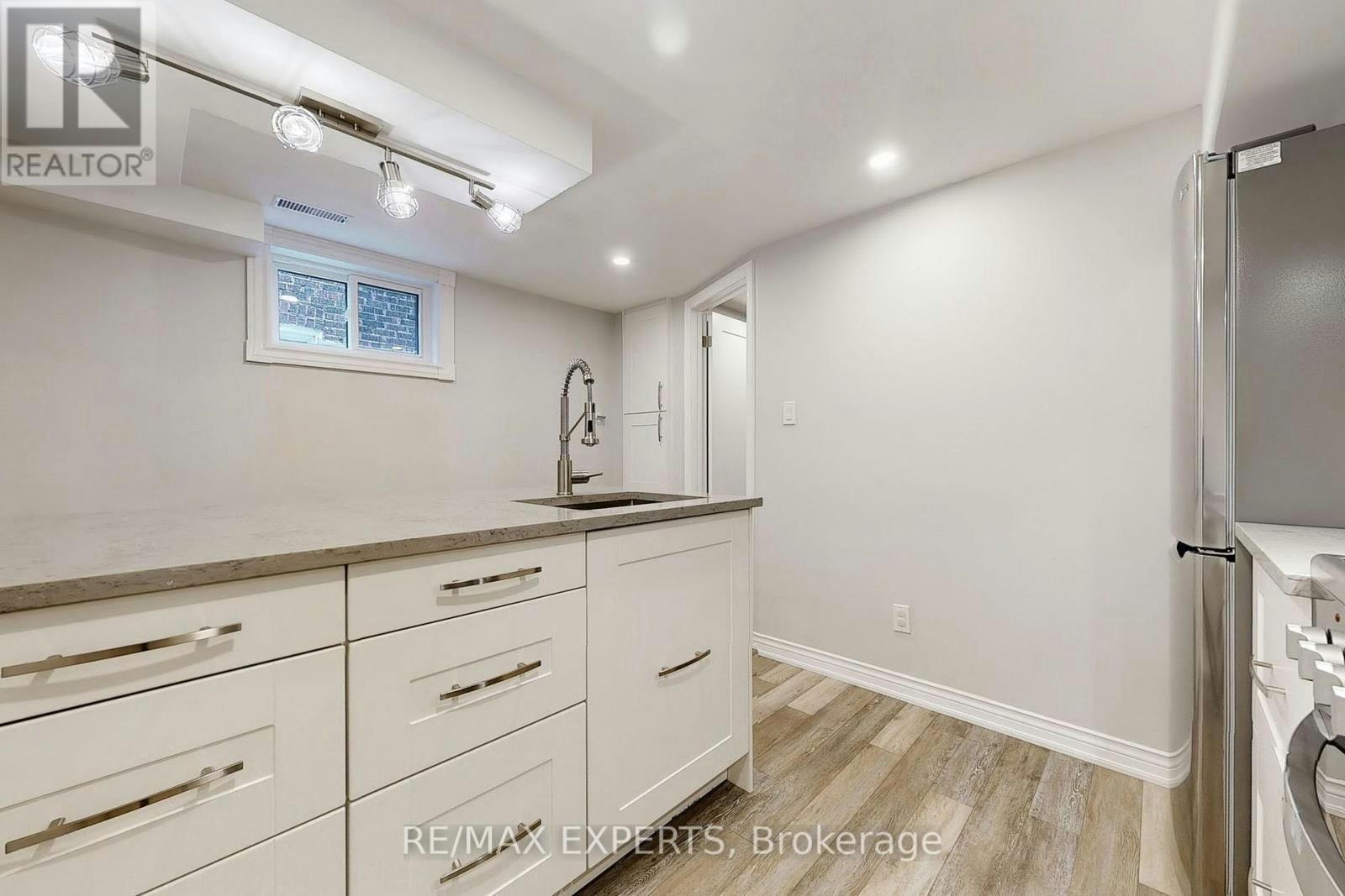 BSMT-39 Norval Street, Toronto, ON, M6N 3Z1 - 12