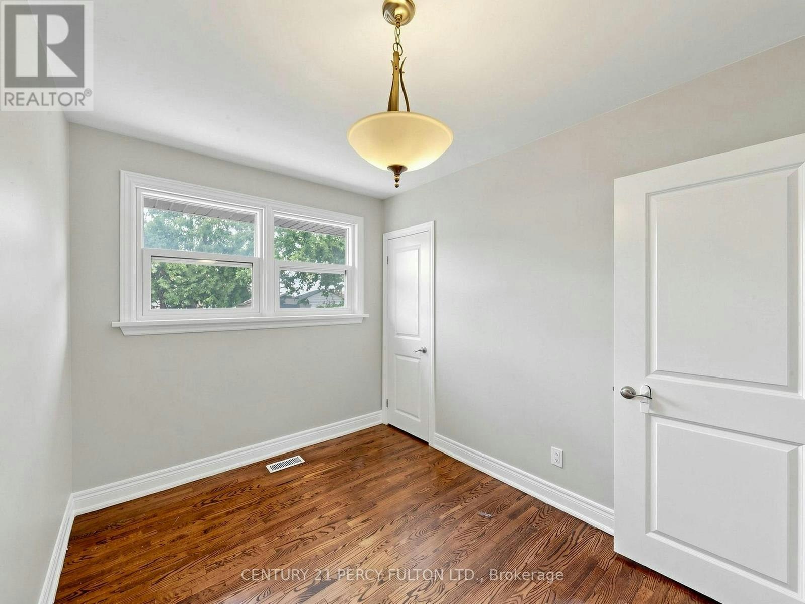 25 Kenwood Crescent, Hamilton, ON, L8T 1W3 - 23